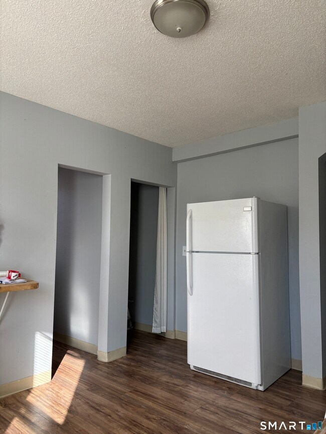 Building Photo - 3 Marley Pl