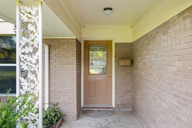 Building Photo - 1519 Everitt St