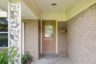 Building Photo - 1519 Everitt St