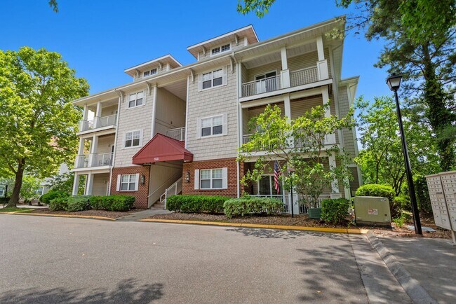 Building Photo - 5329 Warminster Dr. #101