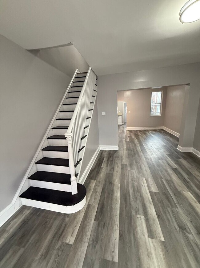 Building Photo - Beautiful three bedroom townhome available in Somerdale
