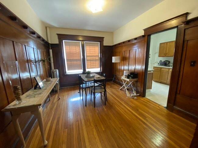 Foto del edificio - 116 Englewood Ave