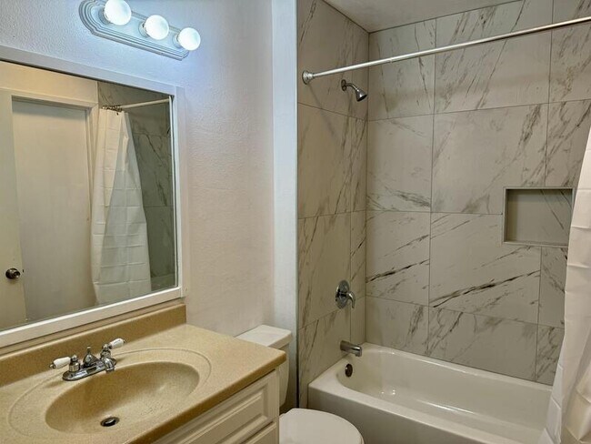 Building Photo - 9405 Gold Coast Dr