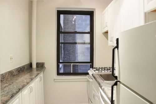Building Photo - 117 E 77th St