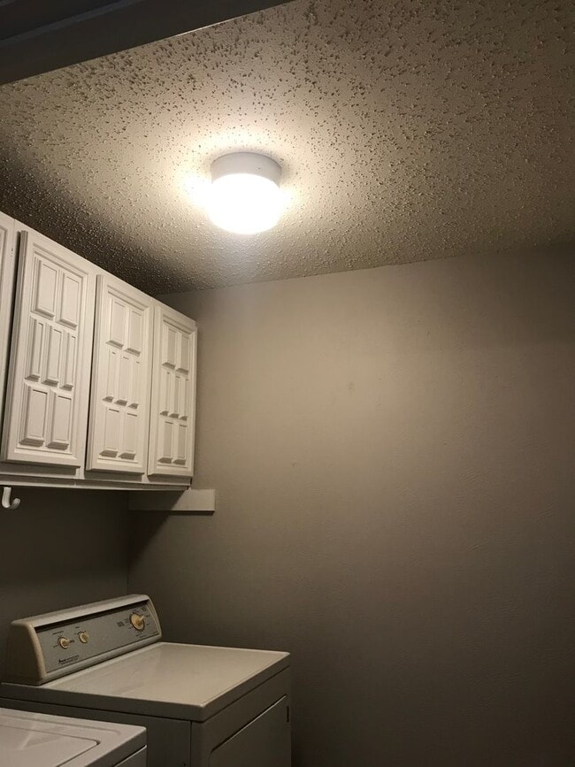 Building Photo - CENTRAL BOSSIER TOWNHOME NEAR I20