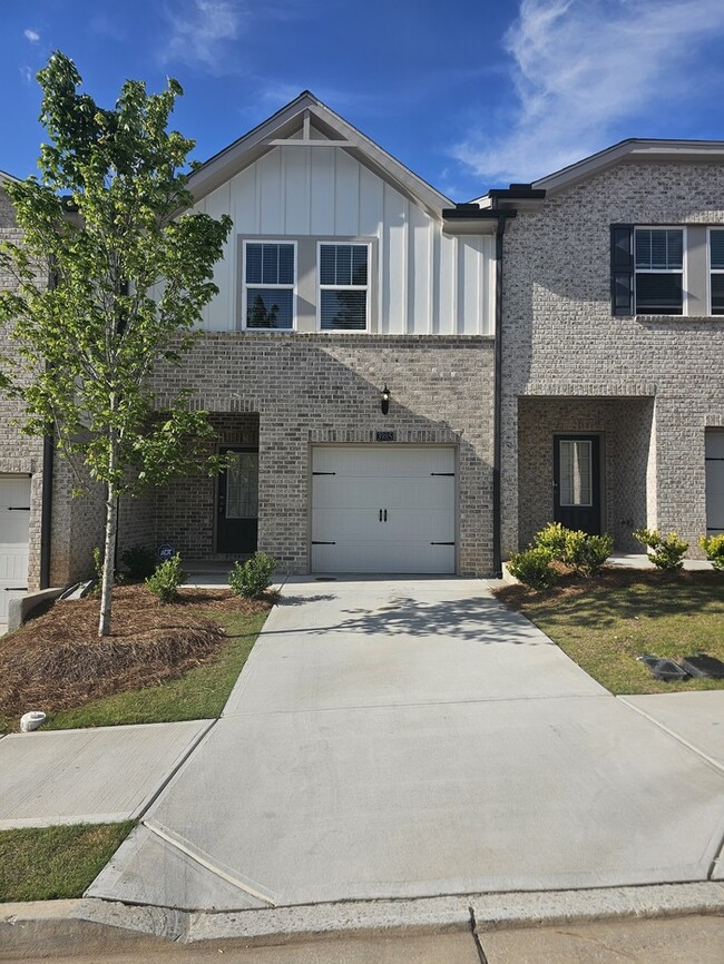 Beautiful Townhome for Lease in Lawrenceville - Beautiful Townhome for Lease in Lawrenceville