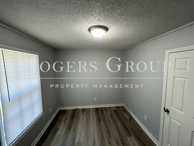Building Photo - #450 - 236-238 Crozier St Duplex