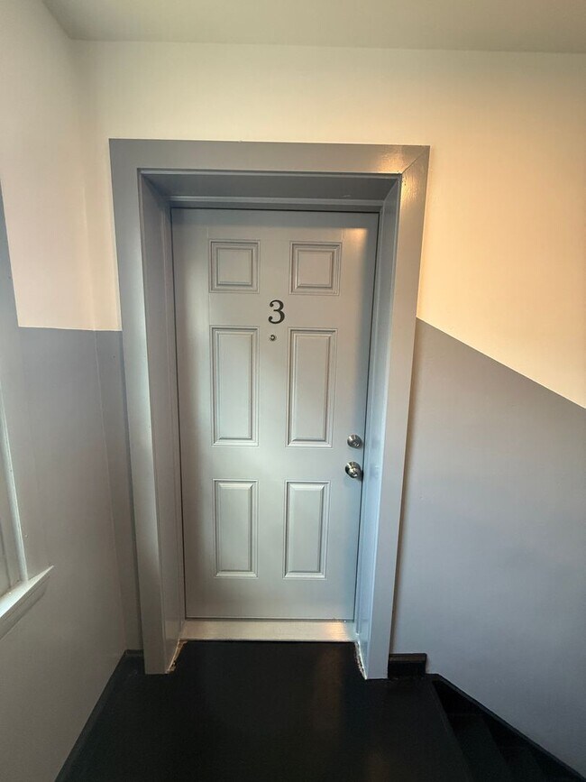 Foto del edificio - 451 Burbank St SE