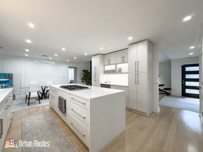Foto del edificio - 6609 N Kenton Ave