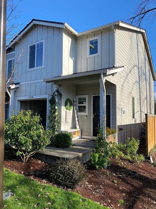 17226 SW 119th Pl, King City, OR 97224 Townhome Rentals in King City