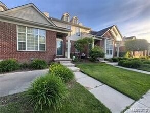 Building Photo - 27102 Chantel Dr