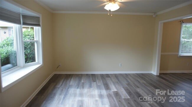 Foto del edificio - 8306 Summerglen Cir
