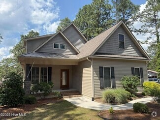 Building Photo - 175 Skyline Manor Rd
