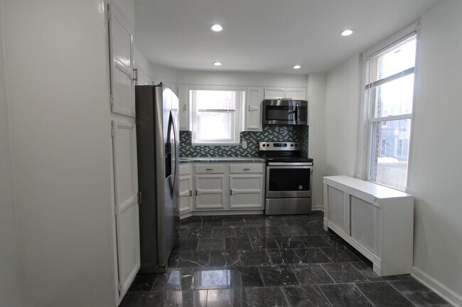 Foto del edificio - 124 W Pomona St