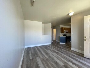 Building Photo - 8132 E Lakeshore Dr