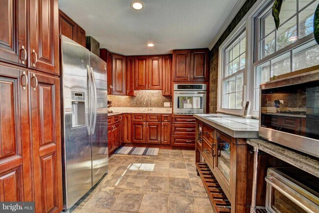 Foto del edificio - 7424 Highland St