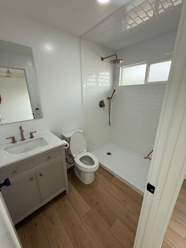 Foto del edificio - Private Kailua Oasis with Modern Finishes Throughout