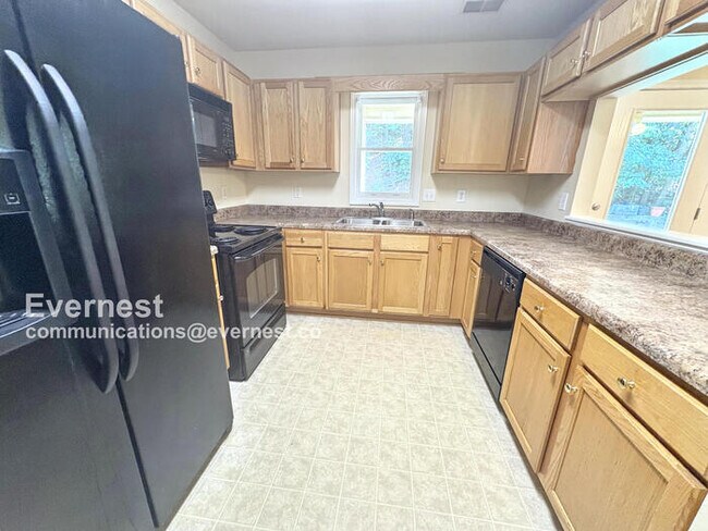 Foto del edificio - 5229 Falling Creek Ln