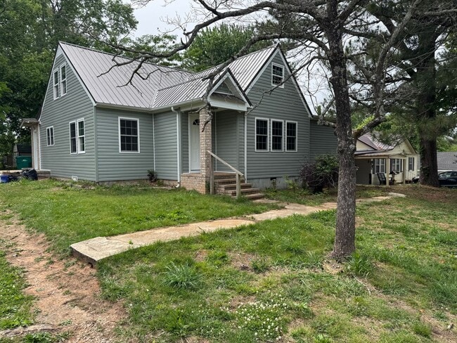 Building Photo - Newly Remodeled 3Bd/2Ba House
