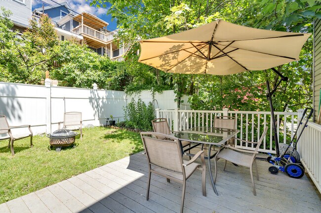 Building Photo - 844 Broadway