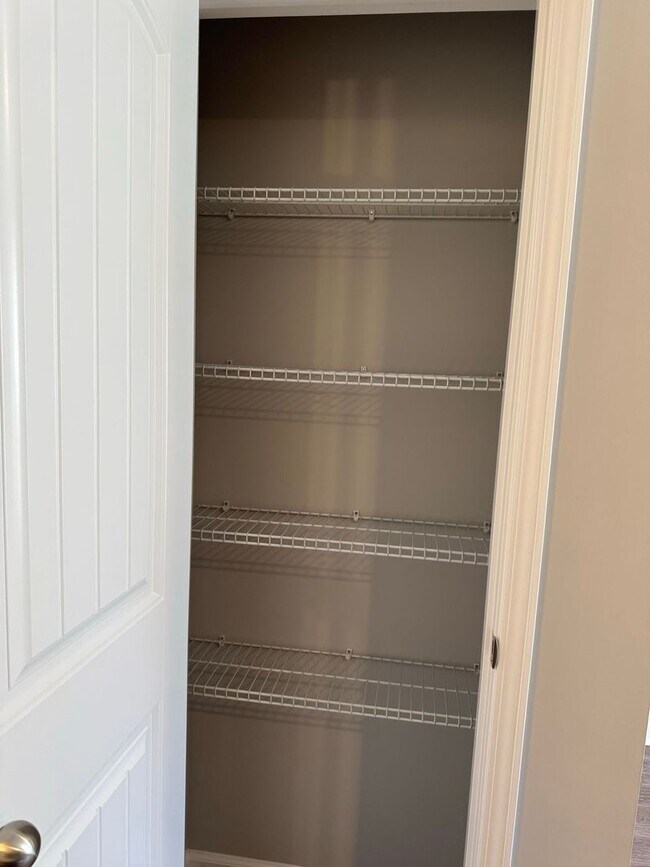 Foto del edificio - Luxury Living at its best! 2 Bed 2 1/2 Bath Townhome near Downtown!