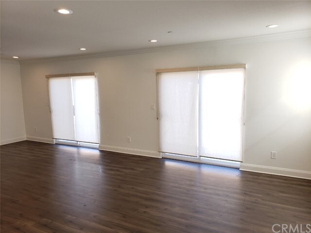 Building Photo - 208 N Carondelet St