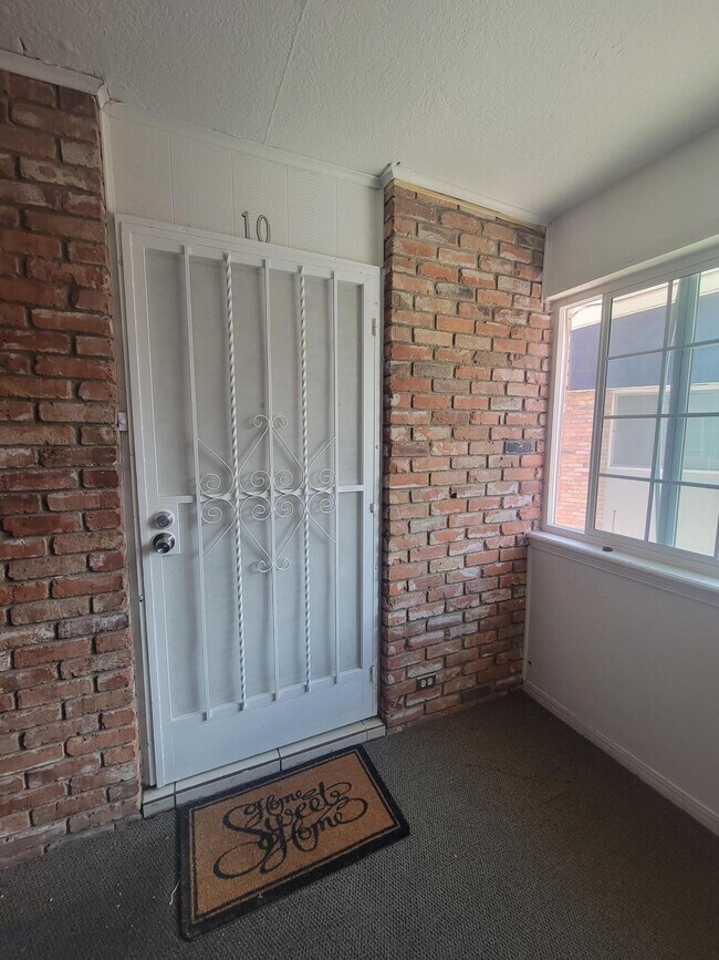 Building Photo - 333 Eubank Ct