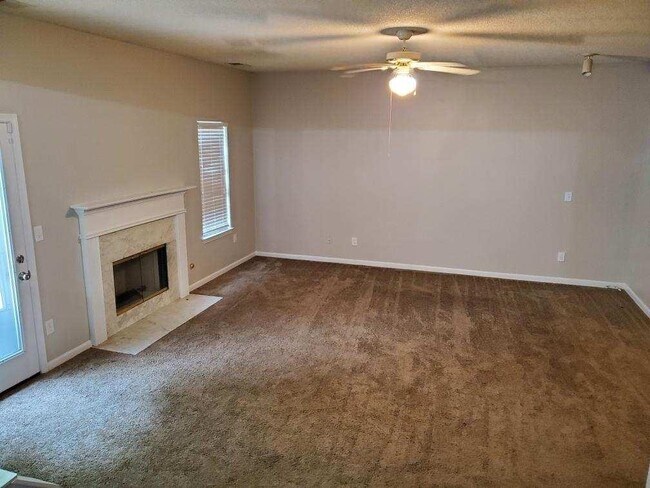 Building Photo - 4455 White Rd