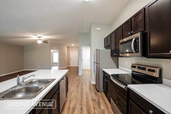 Foto del edificio - 7849 Grafton Rd