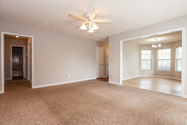 Foto del edificio - 4980 Valley Trail Ct