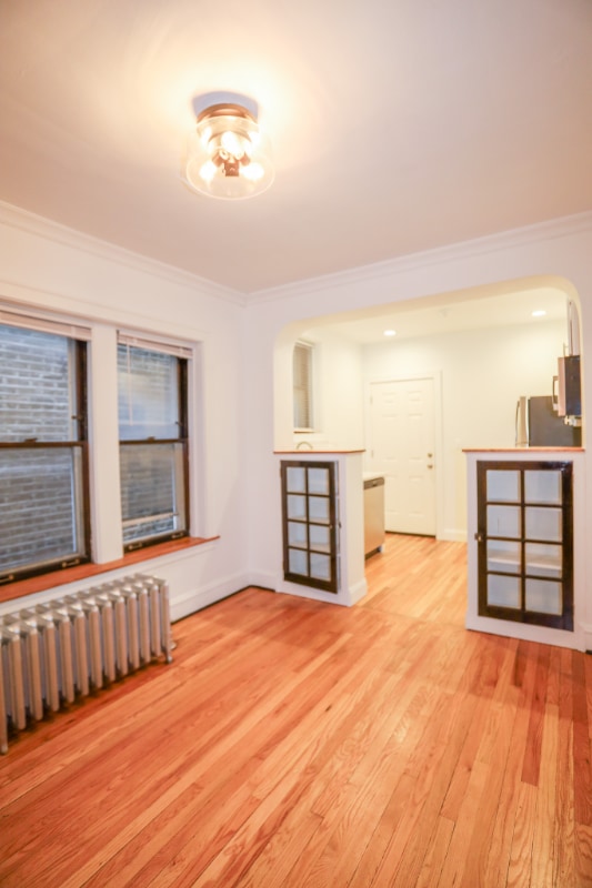 Photo - 2217 W Montrose Ave Apartment