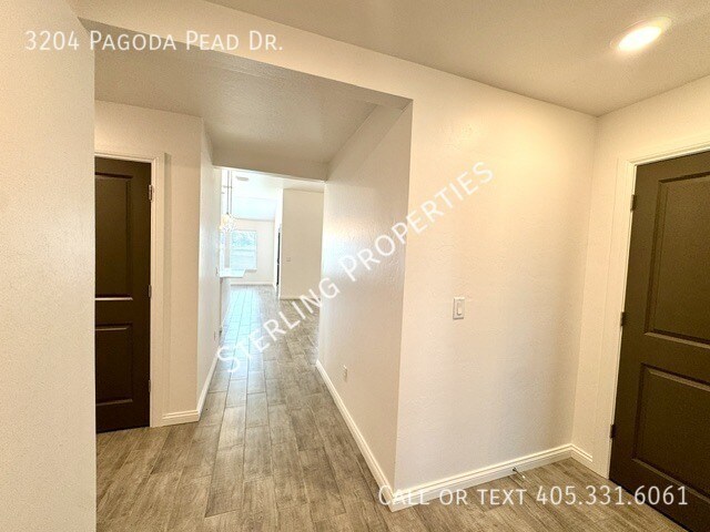Foto del edificio - 3204 Pagoda Pead Dr