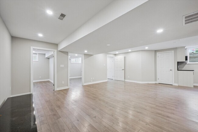 Building Photo - 7485 Hammersley Rd