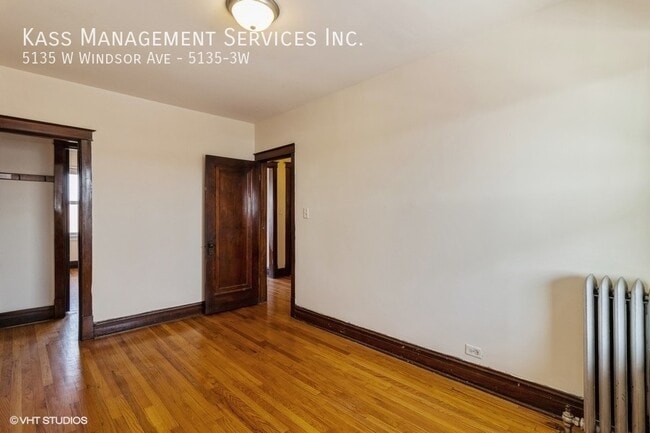 Building Photo - 5135 W Windsor Ave