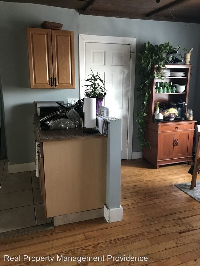 Building Photo - 2 br, 1 bath Apartment - 69 Langdon St.