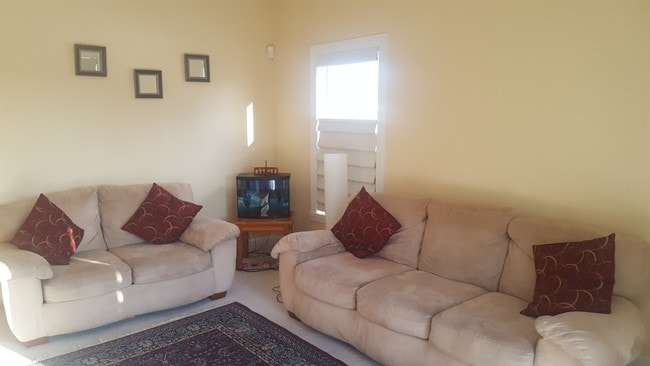 Living - 73 Rockrose Dr