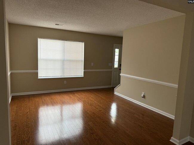 Foto del edificio - 540 Autumn Glen Rd