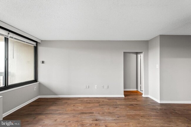 Building Photo - 3701 S George Mason Dr