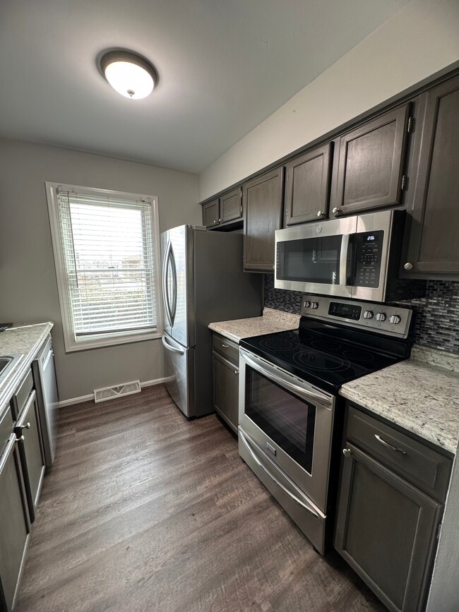 Foto del edificio - 3124 Royal Windsor Dr