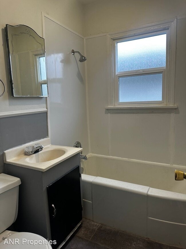 Building Photo - 4 br, 2 bath House - 1154 S 3rd