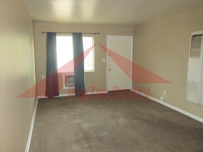 Foto del edificio - 1547 Huffman Ave