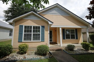 Building Photo - 4116 Hamilton Cir