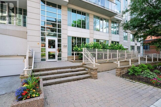 Building Photo - 138 Somerset St W