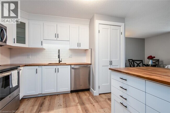 Building Photo - 339 Northlake Dr