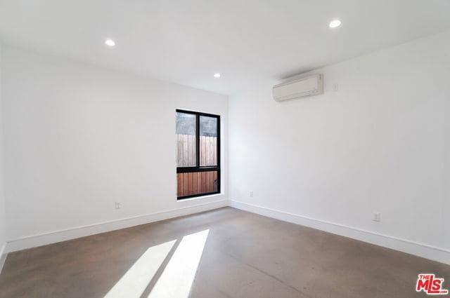 Foto del edificio - 6236 Sale Ave