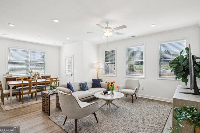 Foto del edificio - 4095 Hillmont Ln