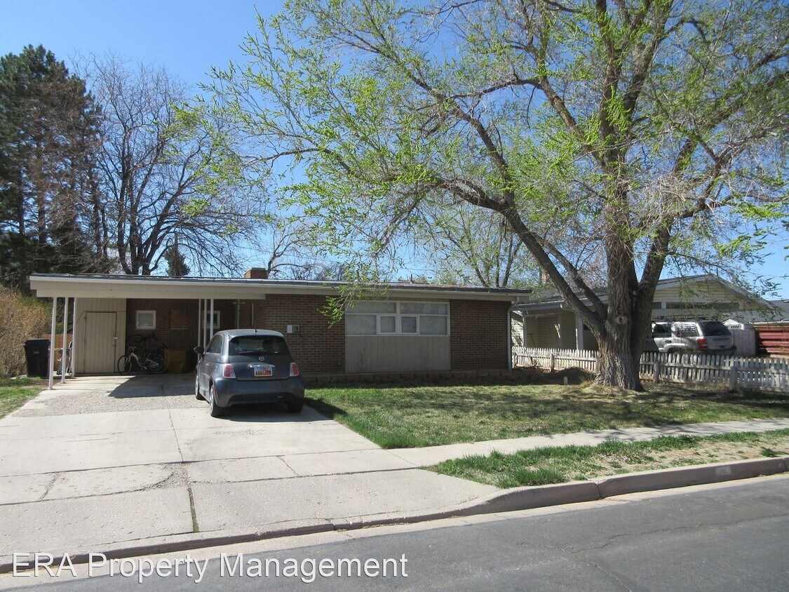 Primary Photo - 3 br, 2 bath House - 418 Circle Way Dr.