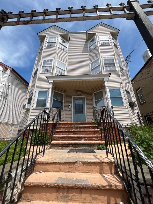 Primary Photo - 134 Wilkinson Ave