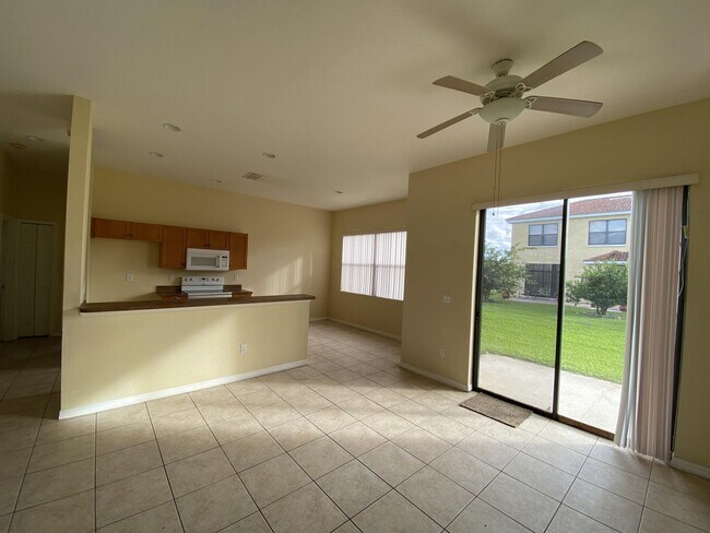 Foto del edificio - 404 Cinnamon Dr