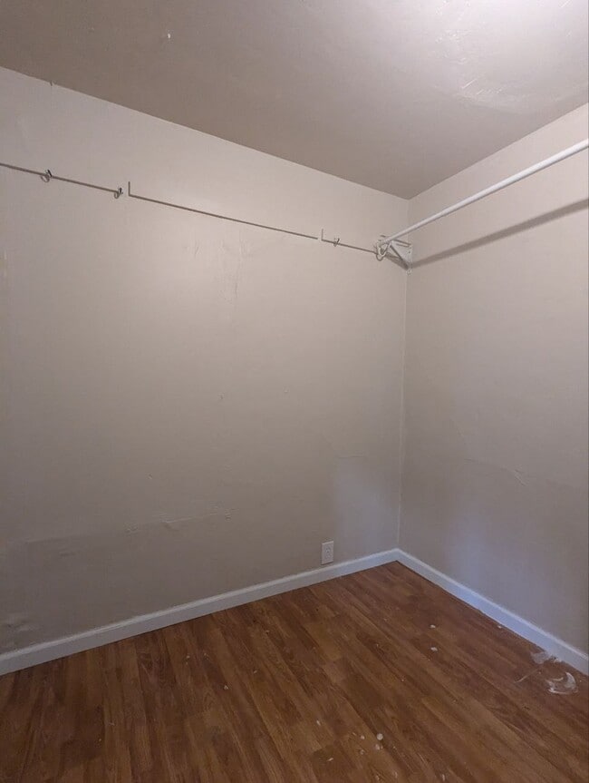 Building Photo - 1464 Whitton Ave